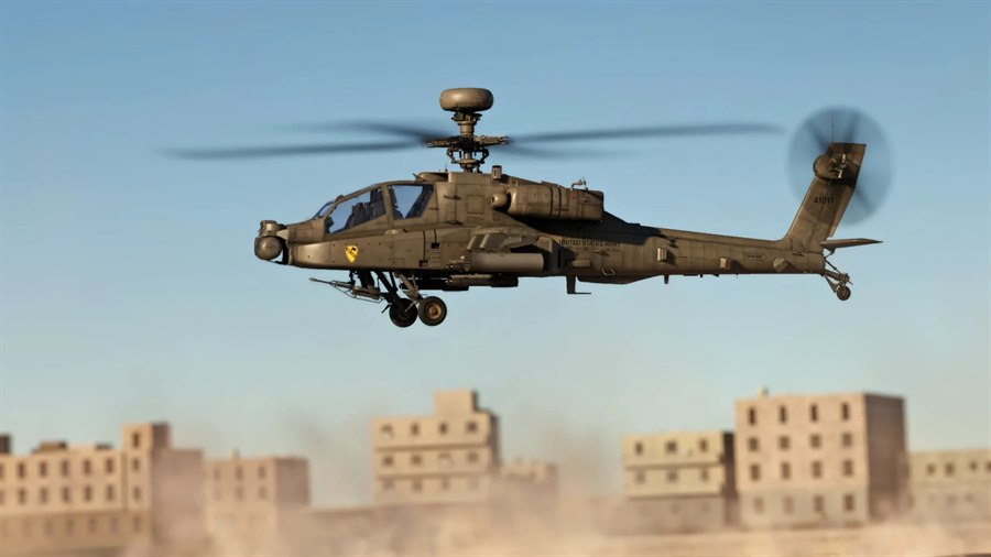 Boeing AH-64 Apache en vol au-dessus d’une ville du désert, dans le simulateur de vol hélicoptère HélicoSimu